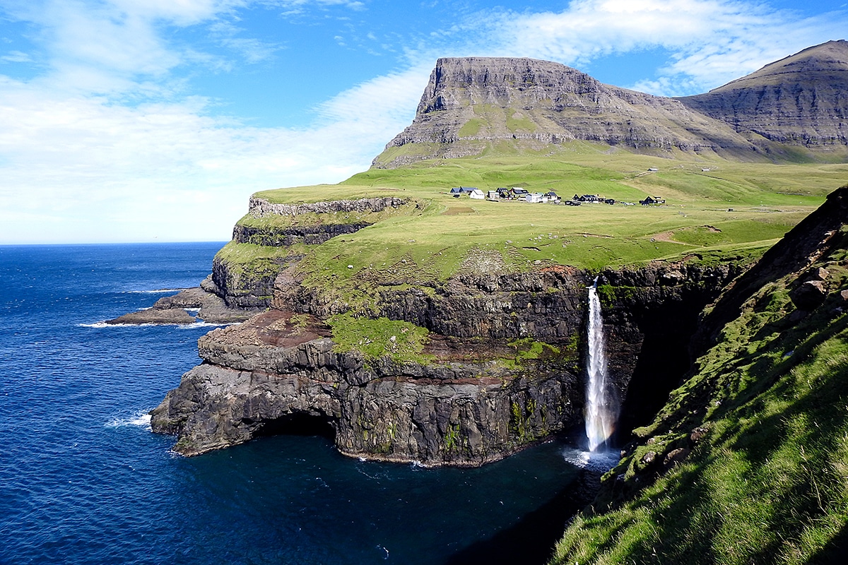 modern-fish-farming-in-faroe-islands-aquaculture